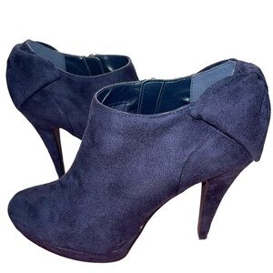 Impo - Blue Suede booties- super cute - size 6.5M